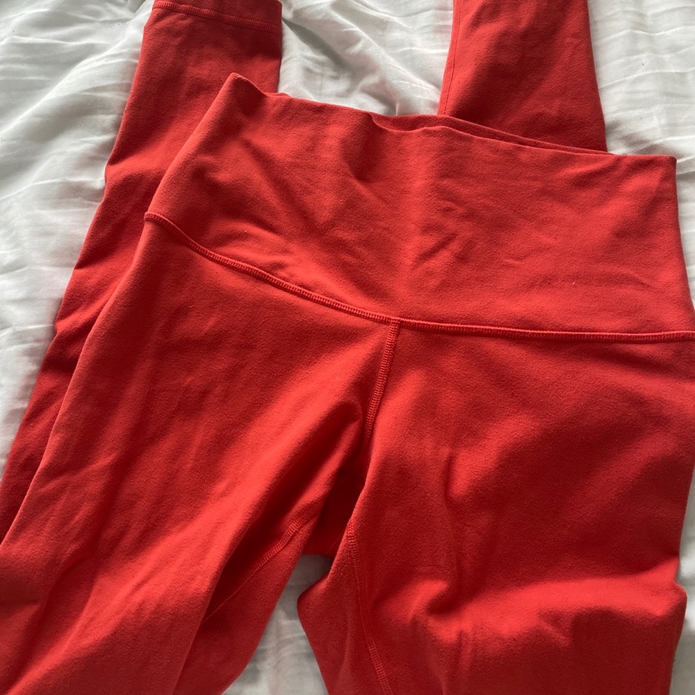 Lululemon Wunder under leggings
